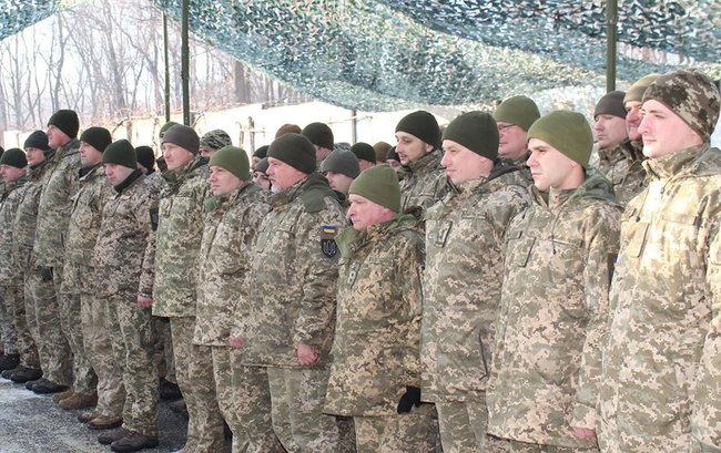 Командующий Объединенными силами наградил военнослужащих, выполняющих боевые задачи в районе проведения ООС 03