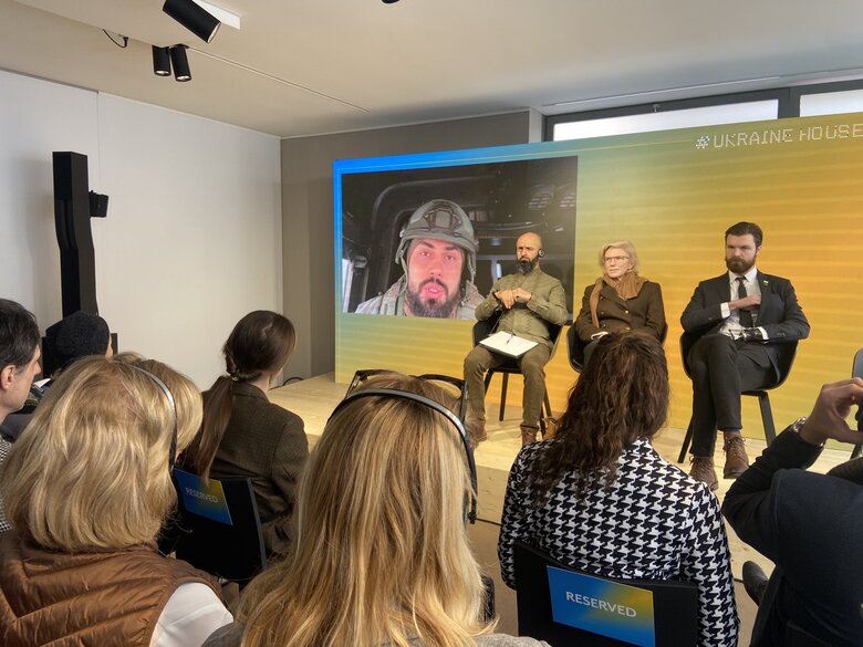 Звільнена з полону парамедик Паєвська (Тайра) у Давосі розповіла про жахи російської окупації і геноцид українців 01