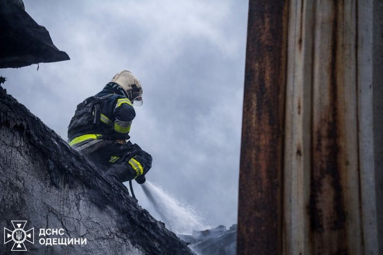 Обстріл України
