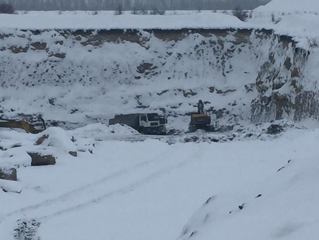 Податківці припинили незаконний видобуток вугілля на Луганщині 02