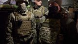 "Берегите себя, вы - герои!", - Зеленский встретился с военнослужащими на передовой (обновлено). ФОТОрепортаж