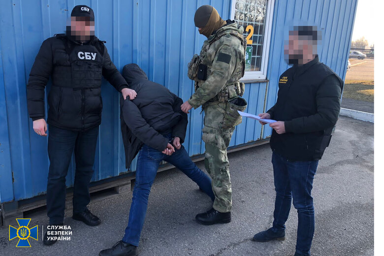 Обезврежена преступная группировка, терроризировавшая жителей Днепра, - СБУ 03