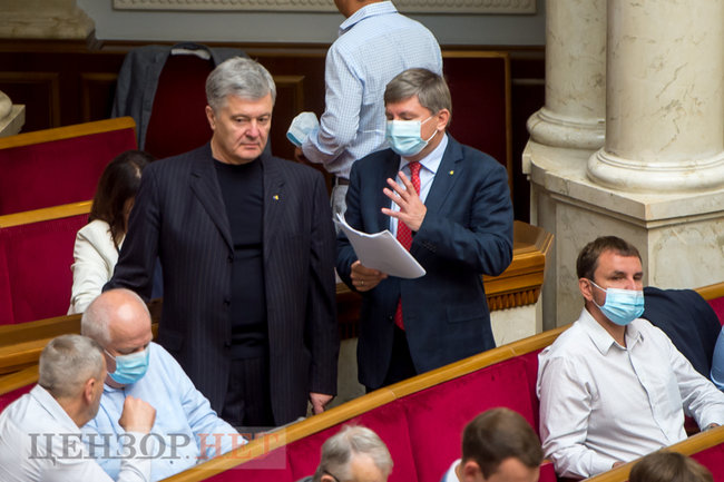 Корнієнко, який підтягує штани, Яременко бентежить колег, погляд Юрченка в спину, - день роботи Ради 14 липня 19