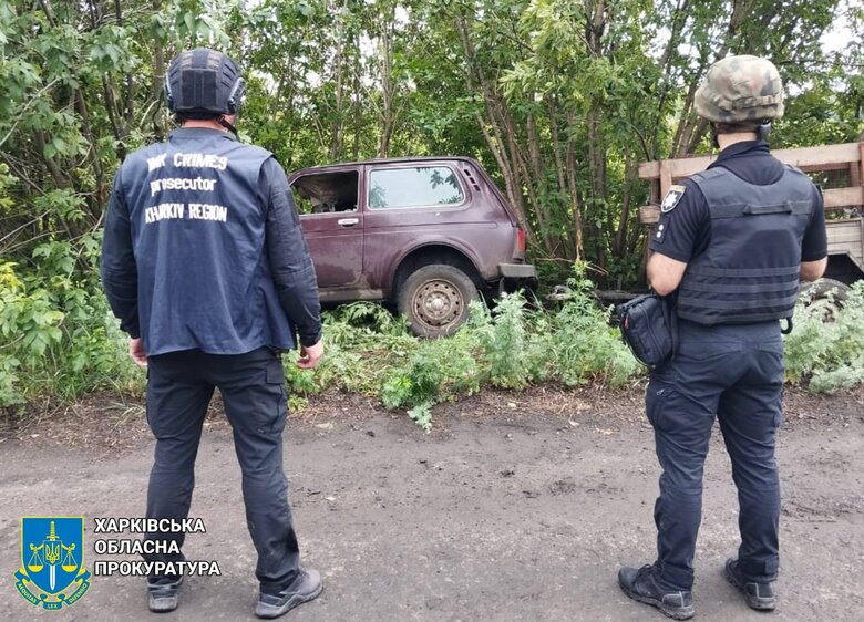 Росіяни вдарили по авто на Харківщині