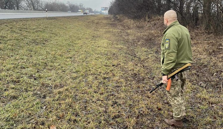 Комбриг 72-ї ОМБр полковник Вдовиченко закликав всіх, хто проходив службу в бригаді, вийти на зв'язок з командирами і їхати в підрозділи. ФОТО