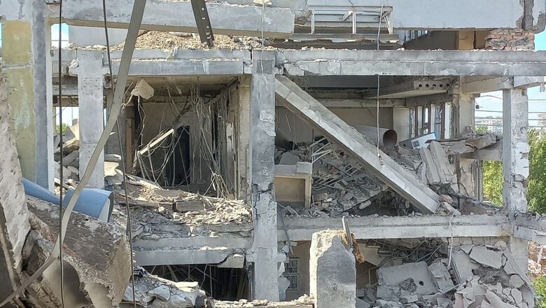 Наслідки нічного обстрілу Миколаєва російськими окупантами: Пошкоджено житлові будинки, навчальні заклади та ветлікарню 05