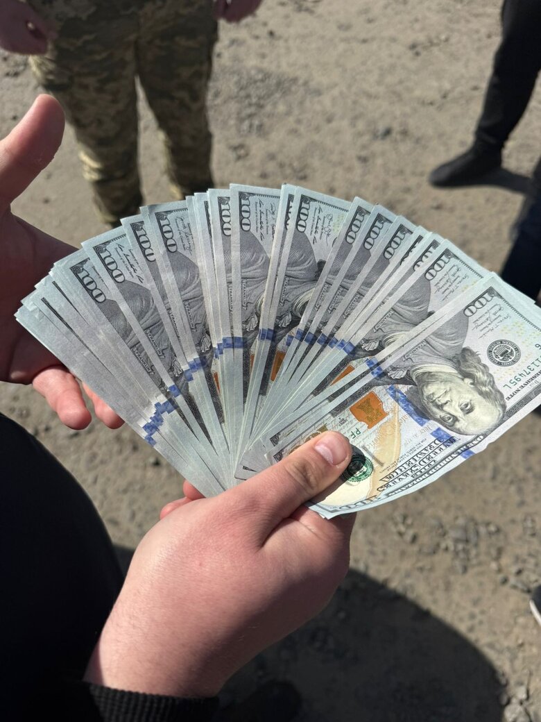 Затримано чоловіка, який намагався підкупити прикордонника на Львівщині