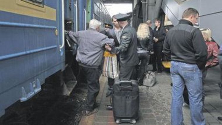 This Night Railway bridge Was Blown Up in the Zaporizhzhia Region. Trains Are Stopped - News Media