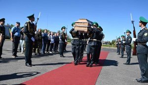 Останки первого председателя ОУН Евгения Коновальца доставили в Украину. ФОТОрепортаж