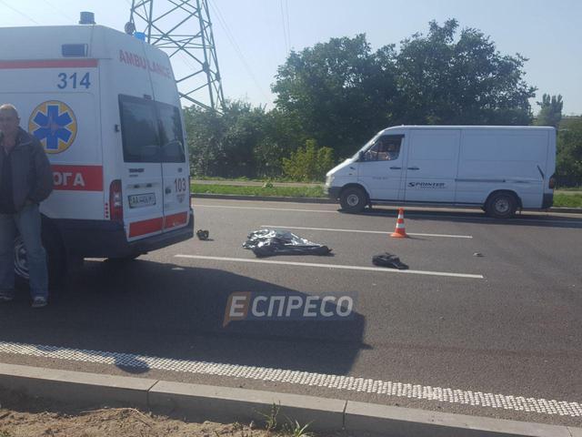 Под колесами маршрутки в Киеве погиб велосипедист 03