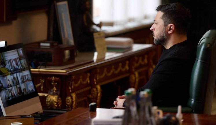 Була жорстка розмова щодо роботи мобільних вогневих груп під час атаки РФ, - Зеленський