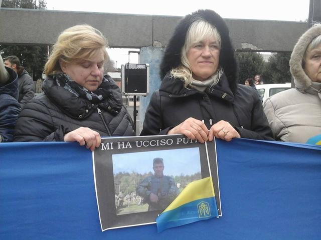 "Avdiivka is Ukrainian Aleppo": Ukrainians protest at Russian embassies in Riga, Rome and Lisbon 07