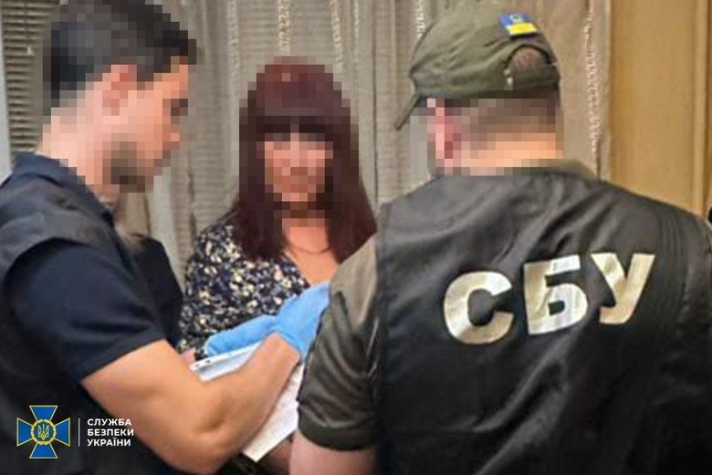 Высокопоставленные чиновники Луганской ОГА пытались присвоить 5 млн грн, а откаты получали по почте