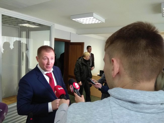 Суд над Януковичем: допит Яценюка та Авакова 09
