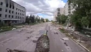 ВСУ уничтожили оккупантов в многоэтажке Покровска: танк открыл огонь с 20 метров. ВИДЕО