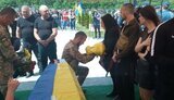 Із загиблим під час пожежі в бліндажі воїном 58-ї ОМПБр Миколою Лебедем попрощалися в Кременчуці. ФОТОрепортаж