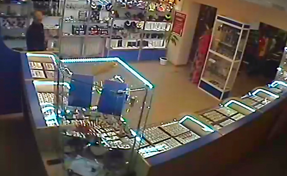 нападение магазин
