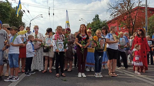 Хода ветеранів 2020: справа Шеремета, дощ та жіноча коробочка 07