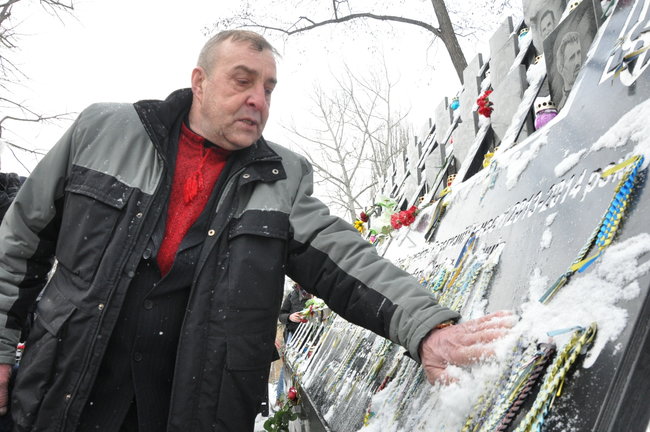 Kyiv marks anniversary of deadly shootings during EuroMaidan protests 11
