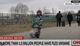 Світ облетіло відео з самотнім українським хлопчиком-біженцем на кордоні. ВIДЕО