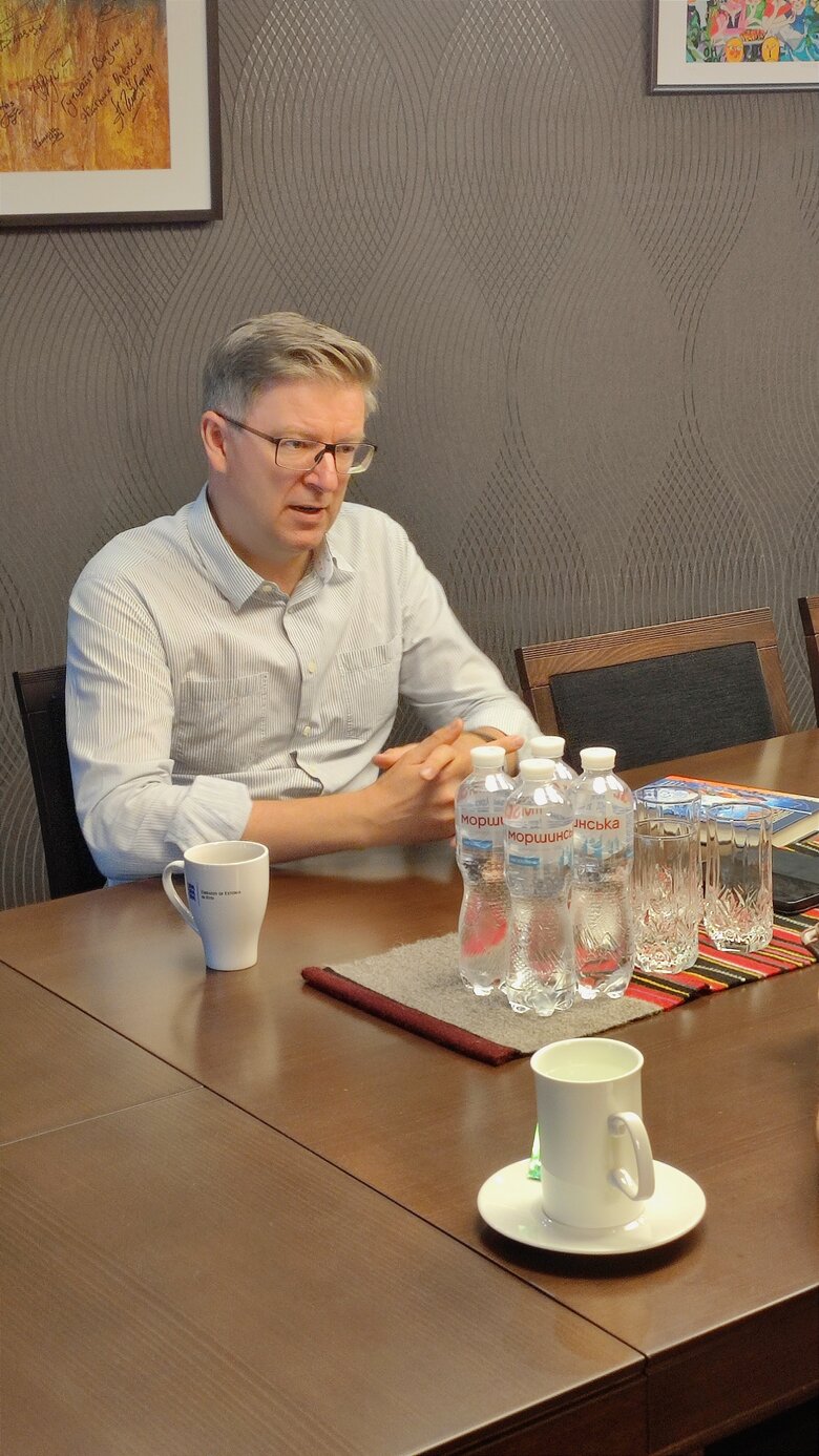 Посол Естонії Каймо Кууск: Ми були надзвичайно щасливі, коли ви збили ракету Кинджал над Києвом. Це був прямо рок-н-рольний момент! 04 Посол Естонії Каймо Кууск: Ми були надзвичайно щасливі, коли ви збили ракету Кинджал над Києвом. Це був прямо рок-н-рольний момент! 04