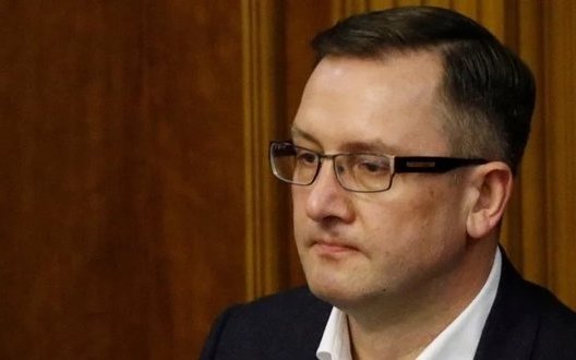 Схеми з ПДВ контролює керівництво податкових і митних органів, - ексміністр фінансів Уманський