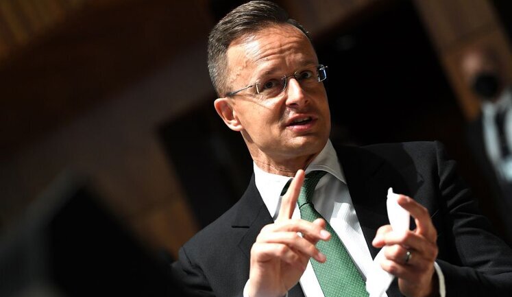 Hungary is not going to give up Russian gas and oil - Szijjarto