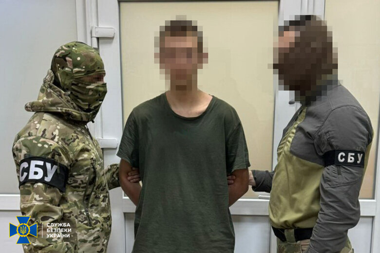 палії автівок військових
