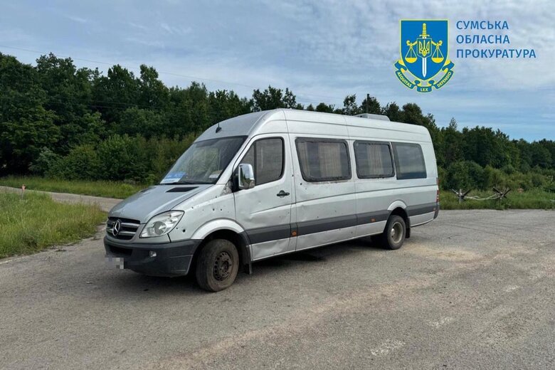 Рашисти атакували цивільний автобус на Сумщині