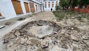 На Херсонщині внаслідок обстрілів 3 людей загинуло та 10 поранено, серед постраждалих – 4 поліцейських. ФОТОрепортаж
