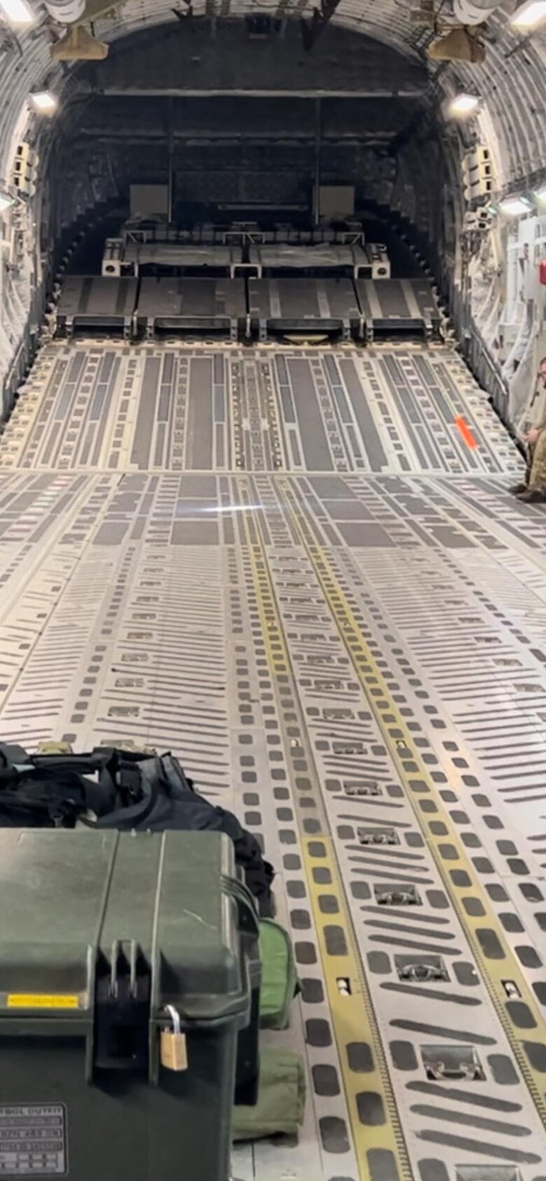 Кулеба про візит до Великої Британії: Сьогодні для України буде дуже корисний день 01