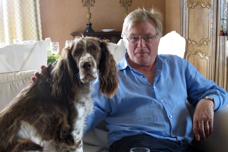 Заступник голови Етичної ради Ентоні Хупер: У нас був кандидат, який підключався з фронту. і під час співбесіди він отримав сповіщення про загрозу артилерійського обстрілу 03