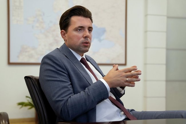 Керівник Укренерго Володимир Кудрицький: Замість виробляти власну, ТЕС і ГЕС перекупають атомну електроенергію та продають своїм клієнтам. Частина 1 03