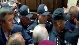 "Грифон" пытался силой вывести Тимошенко из зала суда. + ВИДЕО.