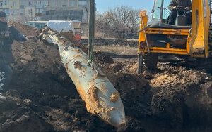 defusing a bomb in Kharkiv