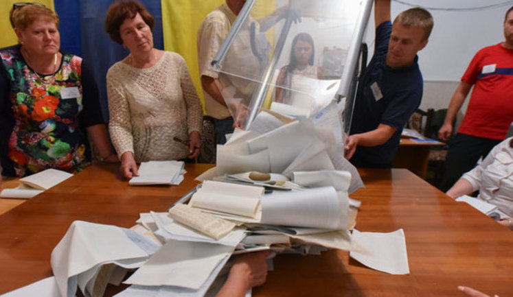 Закликаємо Раду надати право переселенцям і трудовим мігрантам проголосувати на місцевих виборах, - Моніторингова місія ООН з прав людини
