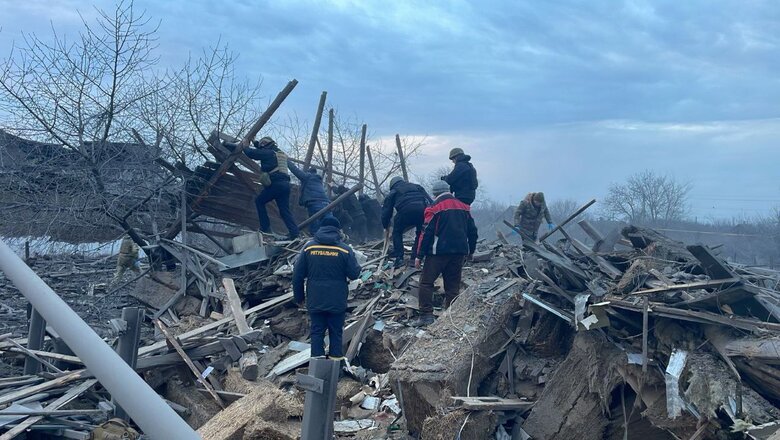 По меньшей мере 6 человек получили ранения в результате обстрела оккупантами Покровска, еще 3 человека могут находиться под завалами 01