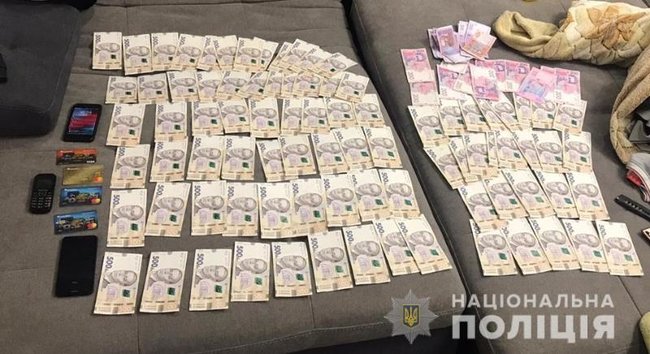Нацполиция Днепропетровщины пресекла деятельность наркогруппировки, сбывавшей до 1,5 кг метамфетамина в неделю 05