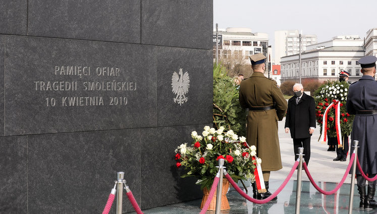 В Польше почтили память жертв Смоленской авиакатастрофы, произошедшей 10 лет назад. ФОТО