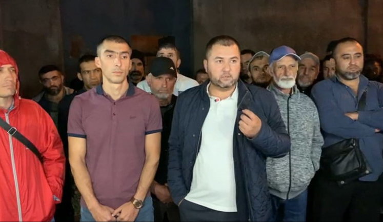 Затриманих під будівлею ФСБ РФ кримських татар відпустили, - "Кримська солідарність". ВIДЕО