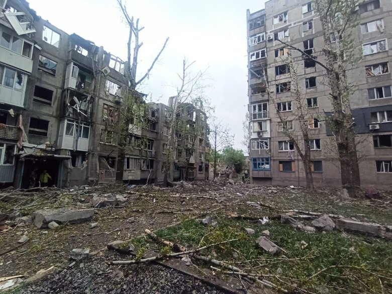 Окупанти обстріляли житловий сектор, коксохімічний завод та автобазу в Авдіївці, - ОВА 02