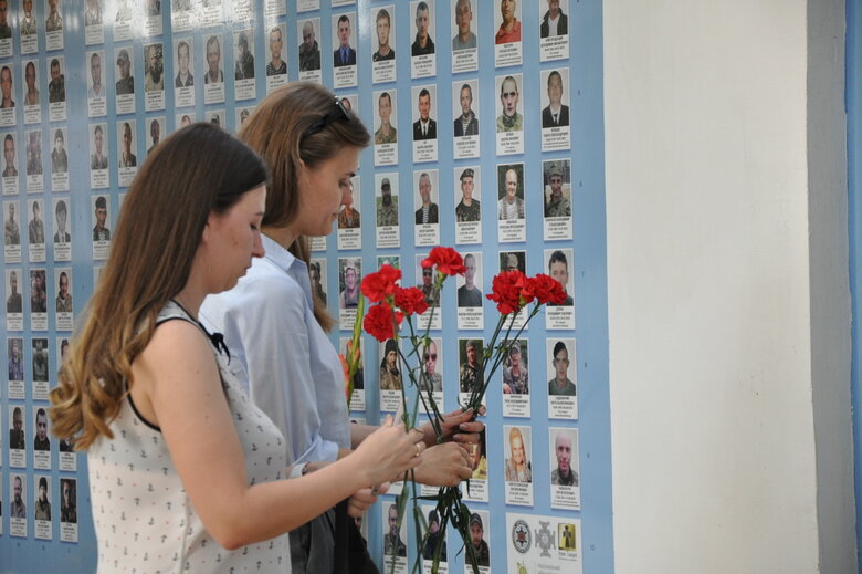 Пам’ять полеглих захисників України вшанували у Києві 19