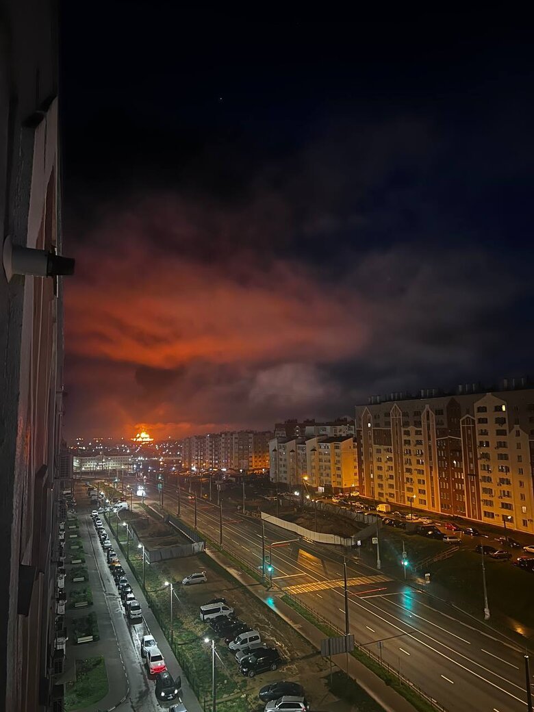 У Козачій бухті в Севастополі горить резервуар з паливом. Окупанти заявили про влучання безпілотника 01