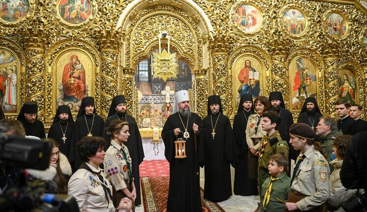 До Михайлівського Золотоверхого собору в Києві привезли Вифлеємський вогонь миру. ФОТОрепортаж