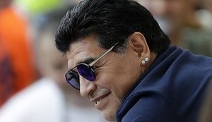 На церемонии прощания с Марадоной в Буэнос-Айресе фанаты вступили в столкновения с полицией