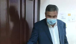 Замглавы ОАСК Аблов пытался сбежать от детектива НАБУ, сообщавшего ему о завершении досудебного расследования. ВИДЕО
