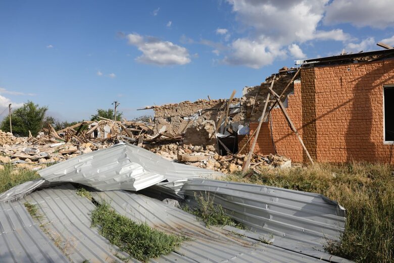 Порошенко в разрушенном храме обратился к Кириллу Гундяеву: Вы преступники и будете отвечать перед людьми и Богом 02