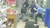 Новогоднее утро в российском магазине: Какого х#я ты лезешь сюда!? Не с тобой разговаривают ! ВИДЕО камер наблюдения.