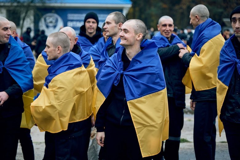 Ukraine brings home 270 defenders in prisoner exchange with Russia