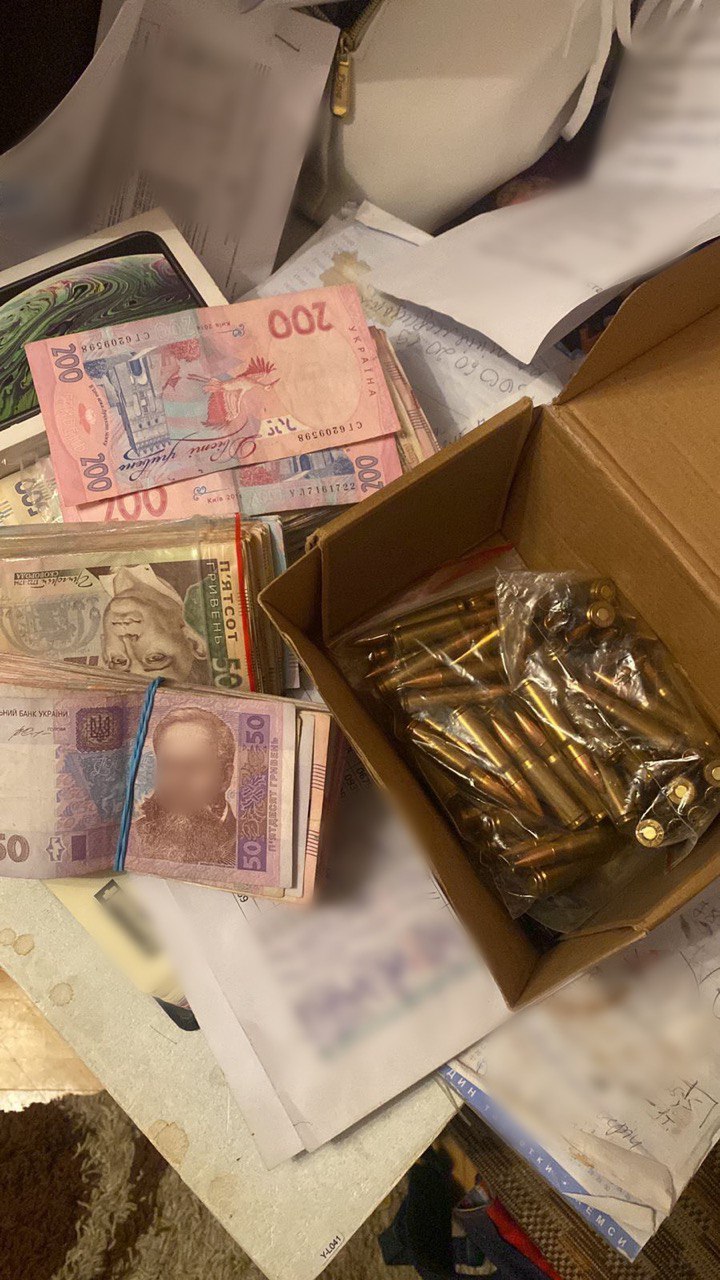 Бандиты пытались захватить в Киеве парковочный бизнес. Их разоблачили 04